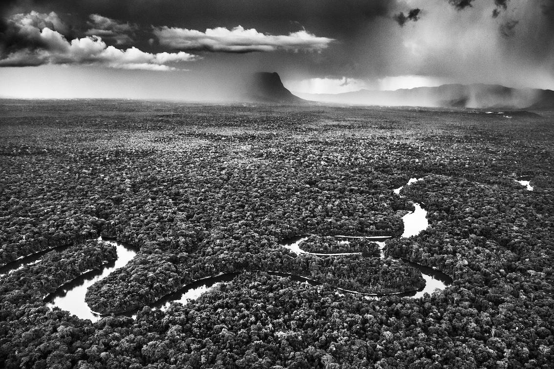 The iconic black and white photography of Sebastião Salgado