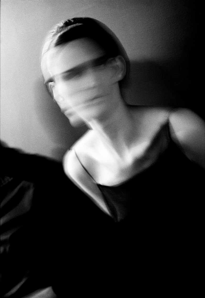 Stella Tennant, 1997 - Backstage DKNY Donna Karan Show