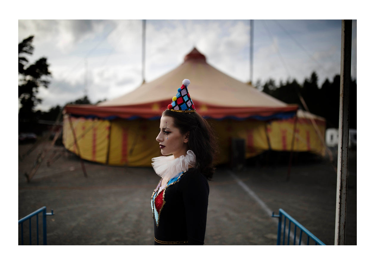 Waiting Circus Princess